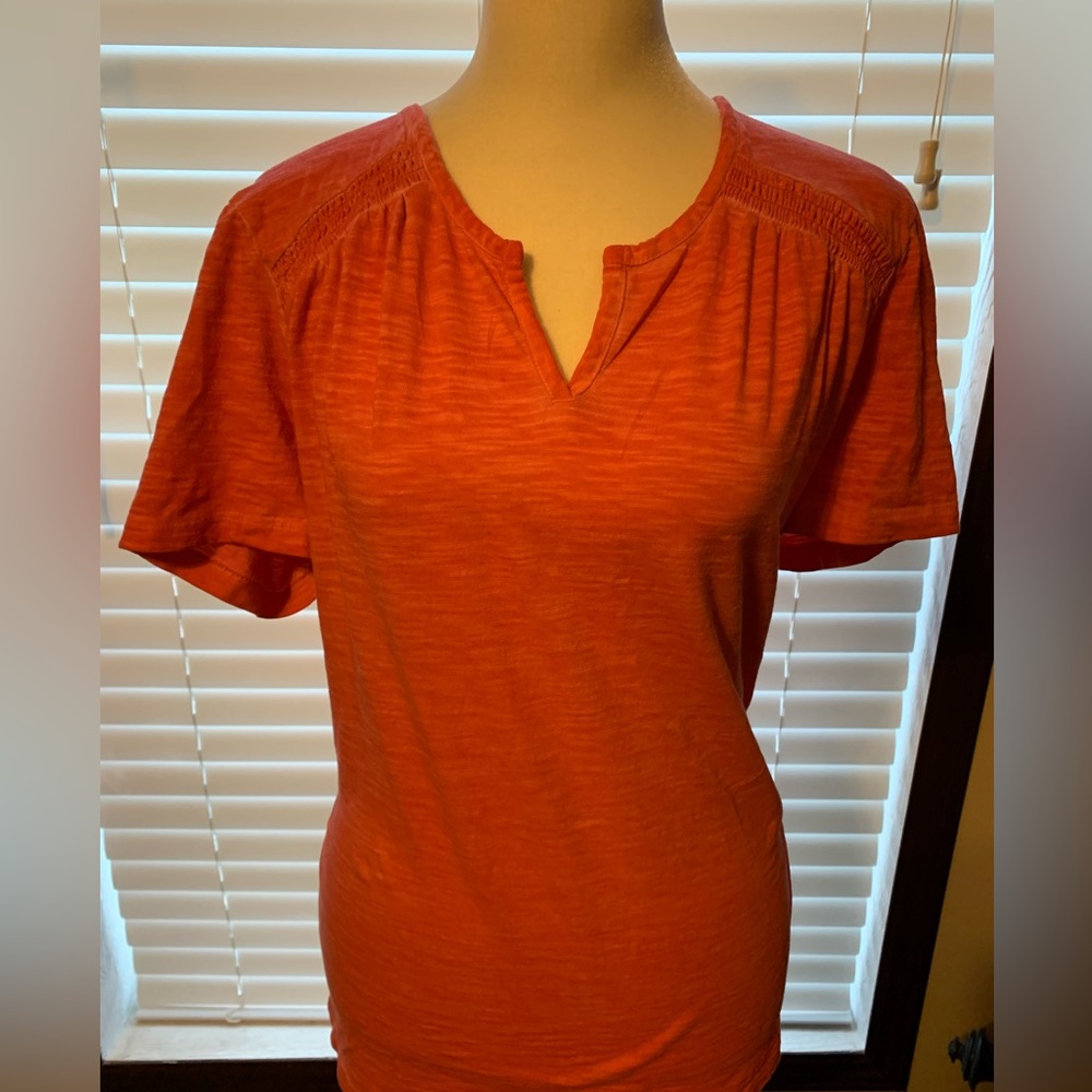 Chico's Women's Blouse. Pretty Details on Shoulders, V Neck Design